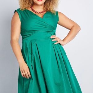 NWT Modcloth Emily and Fin Keener Postures Midi